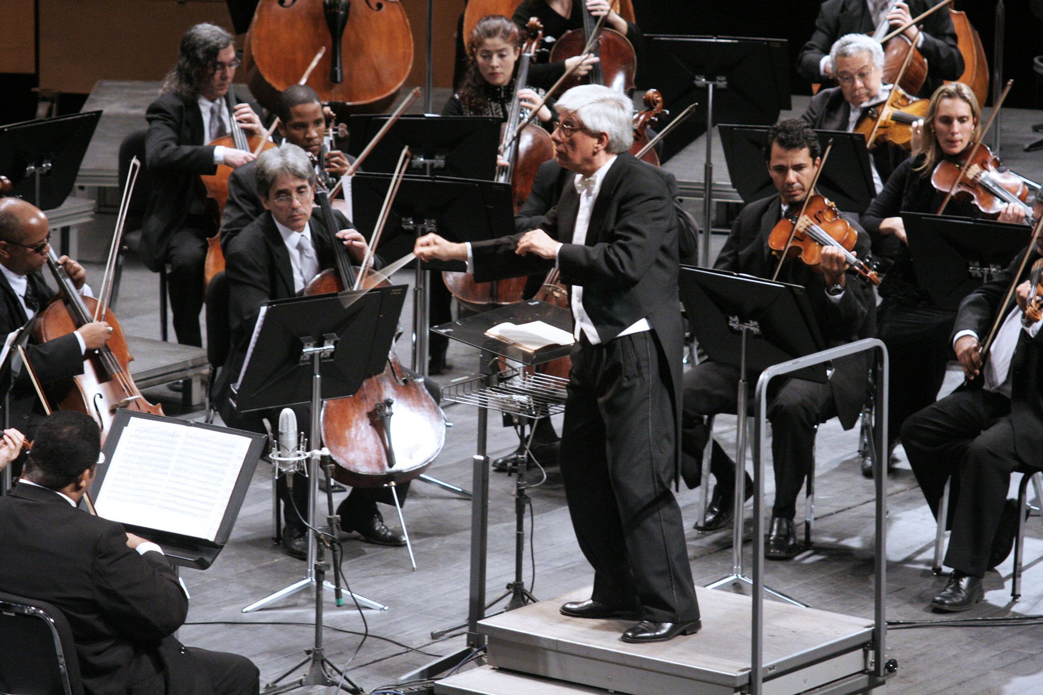 Orquestra Sinfônica de Minas Gerais celebra 50 anos com concerto especial no Palácio das Artes