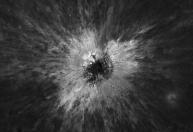 NASA descobre cratera gigante na Lua maior que o Coliseu de Roma; entenda