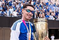 Jovem deixa o Cruzeiro e assina com o Palmeiras com multa de R$ 592 milhões
