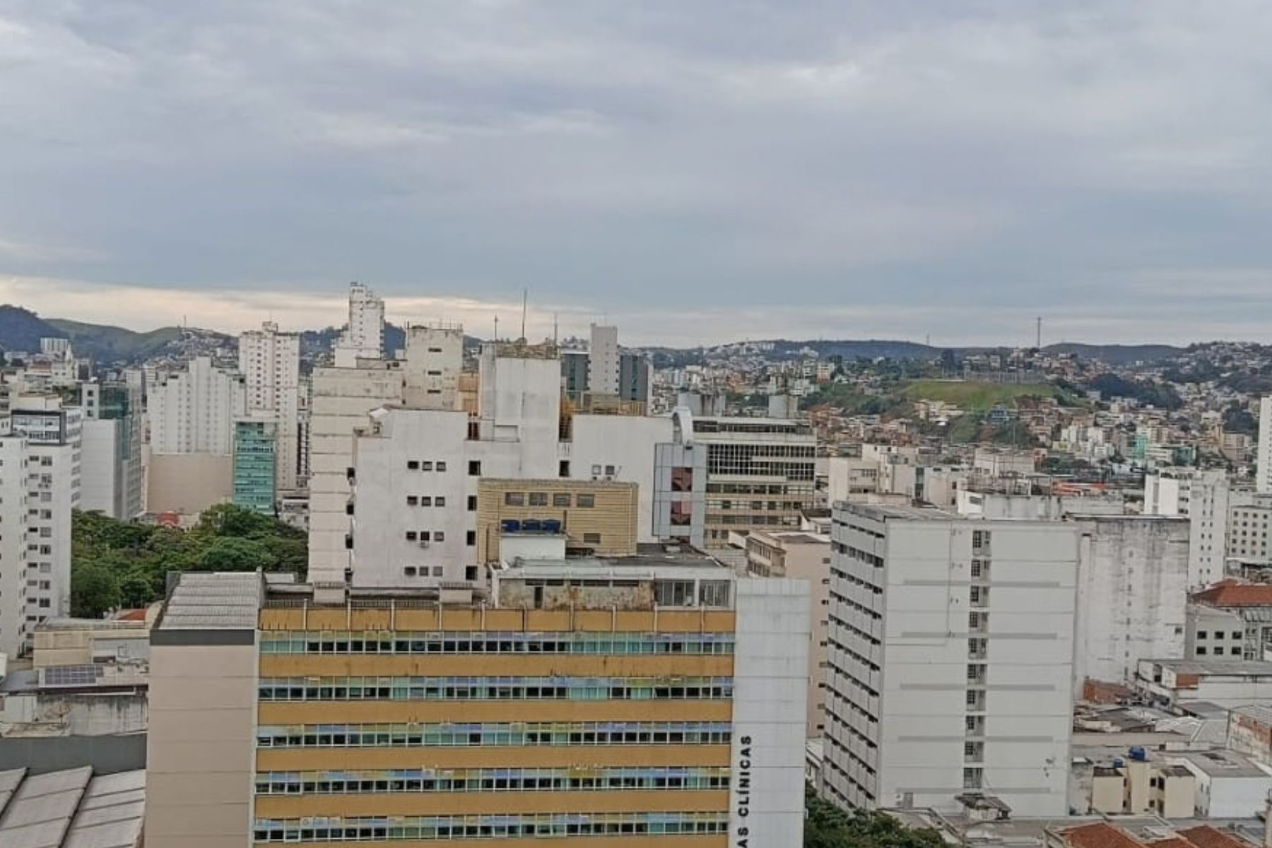 Cidades em Minas estão sob alerta amarelo de tempestade nesta segunda-feira (21)