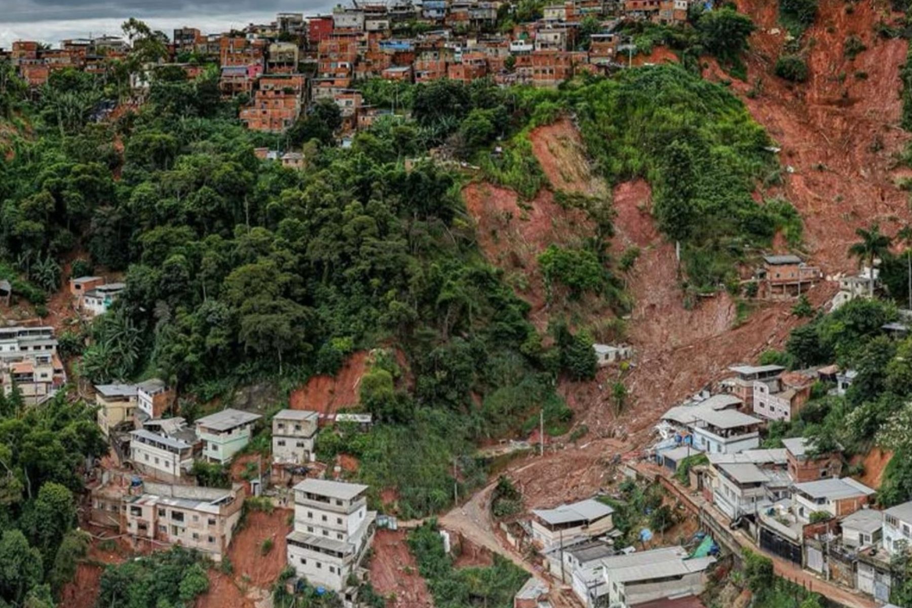 Famílias atingidas pelas chuvas em Juiz de Fora vão receber auxílio-moradia por até 12 meses