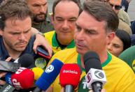 Flávio Bolsonaro cumpre agenda em JF e refaz trajeto de atentado sofrido pelo pai em 2018