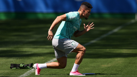 Paulinho treina em recuperação no Palmeiras