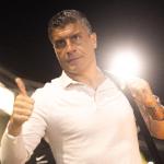 Pedro Emanuel se rende ao elenco do Vasco após mais uma classificação