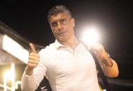 Pedro Emanuel se rende ao elenco do Vasco após mais uma classificação