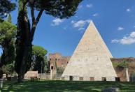 Pirâmide 'egípcia' de mais de 2 mil anos volta a receber visitantes em Roma