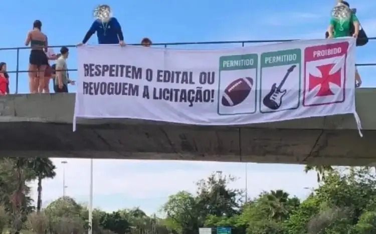 Torcida do Vasco protesta e pede liberação do Maracanã para Sul Americana