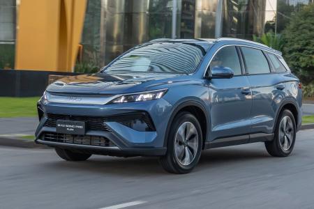 BYD bate recorde em agosto, encosta na GM e se aproxima do top 3 no Brasil