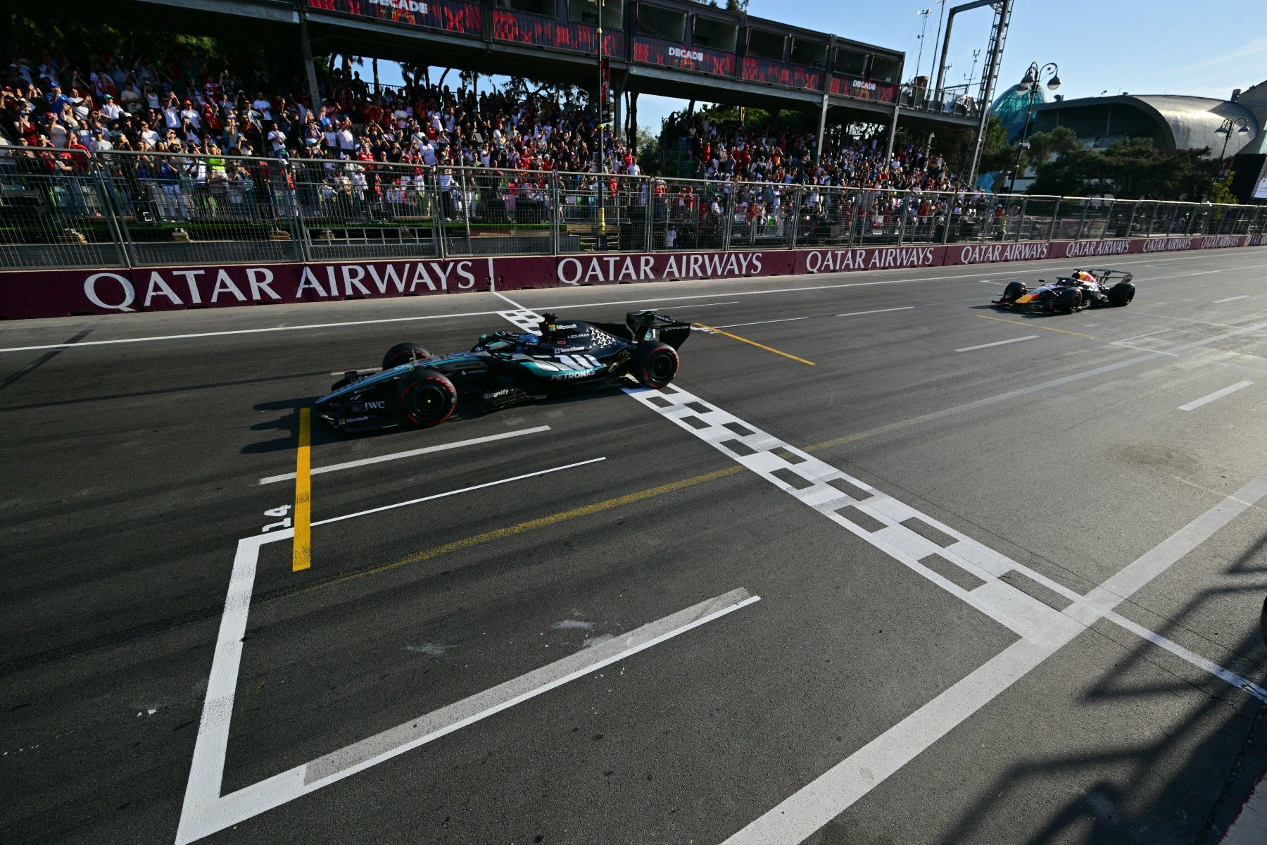 F1: Russell controla ‘ataques’ de Verstappen e vence GP do Azerbaijão; Bortoleto é 13°