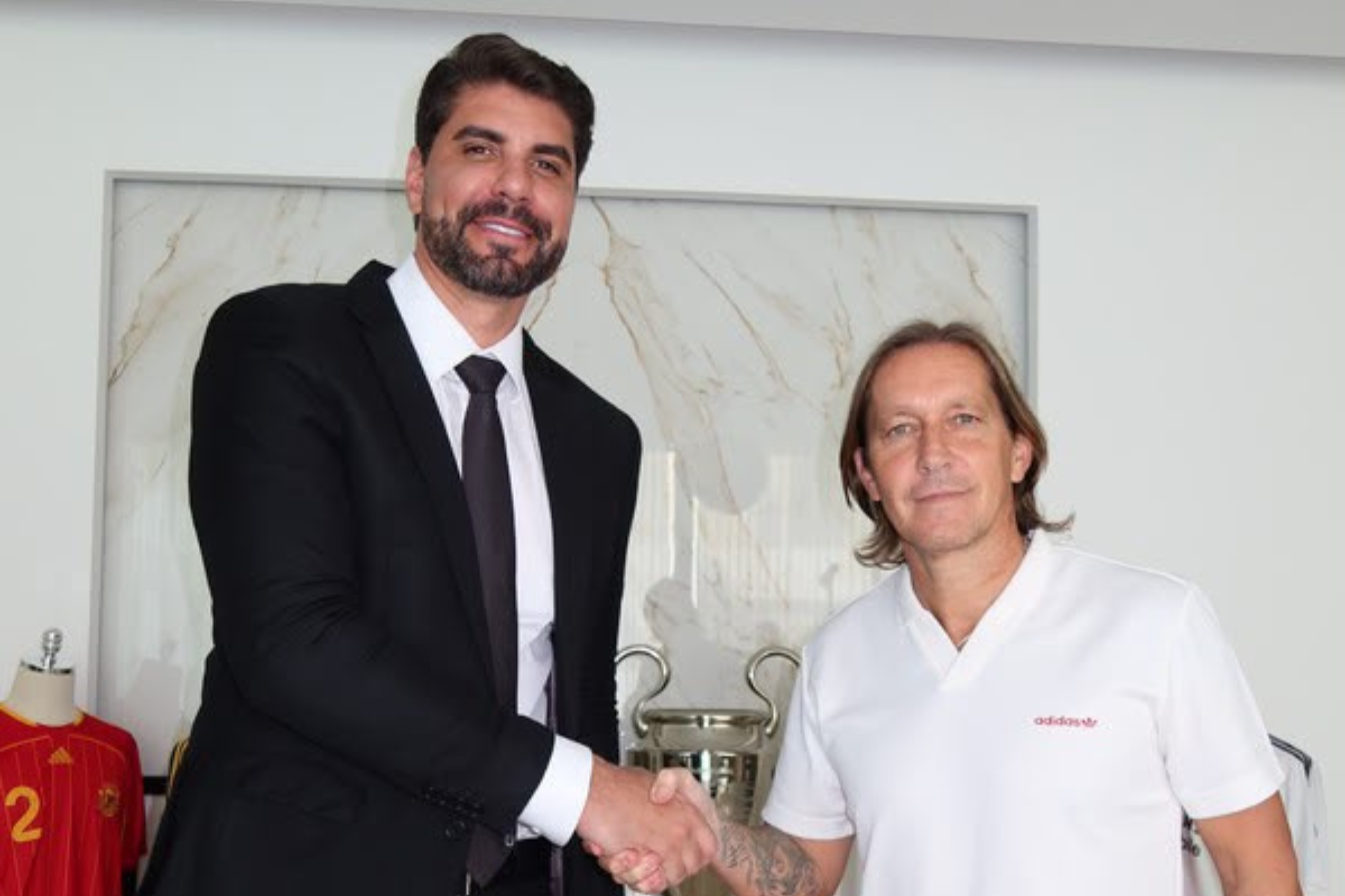 North surpreende e anuncia Míchel Salgado, ex-Real Madrid, como novo técnico