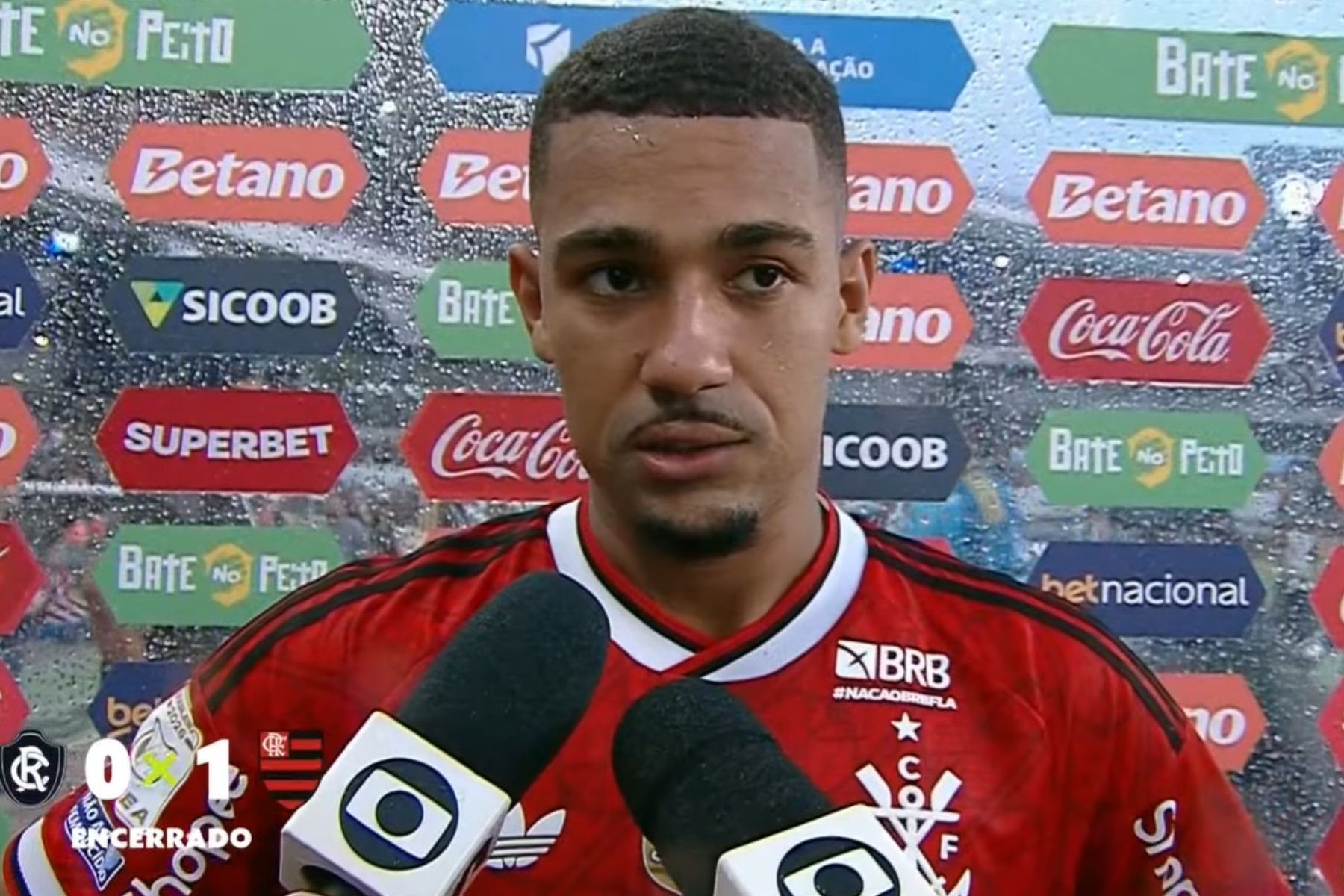 À la Romário? Lino reage ao gol da vitória do Flamengo sobre o Remo