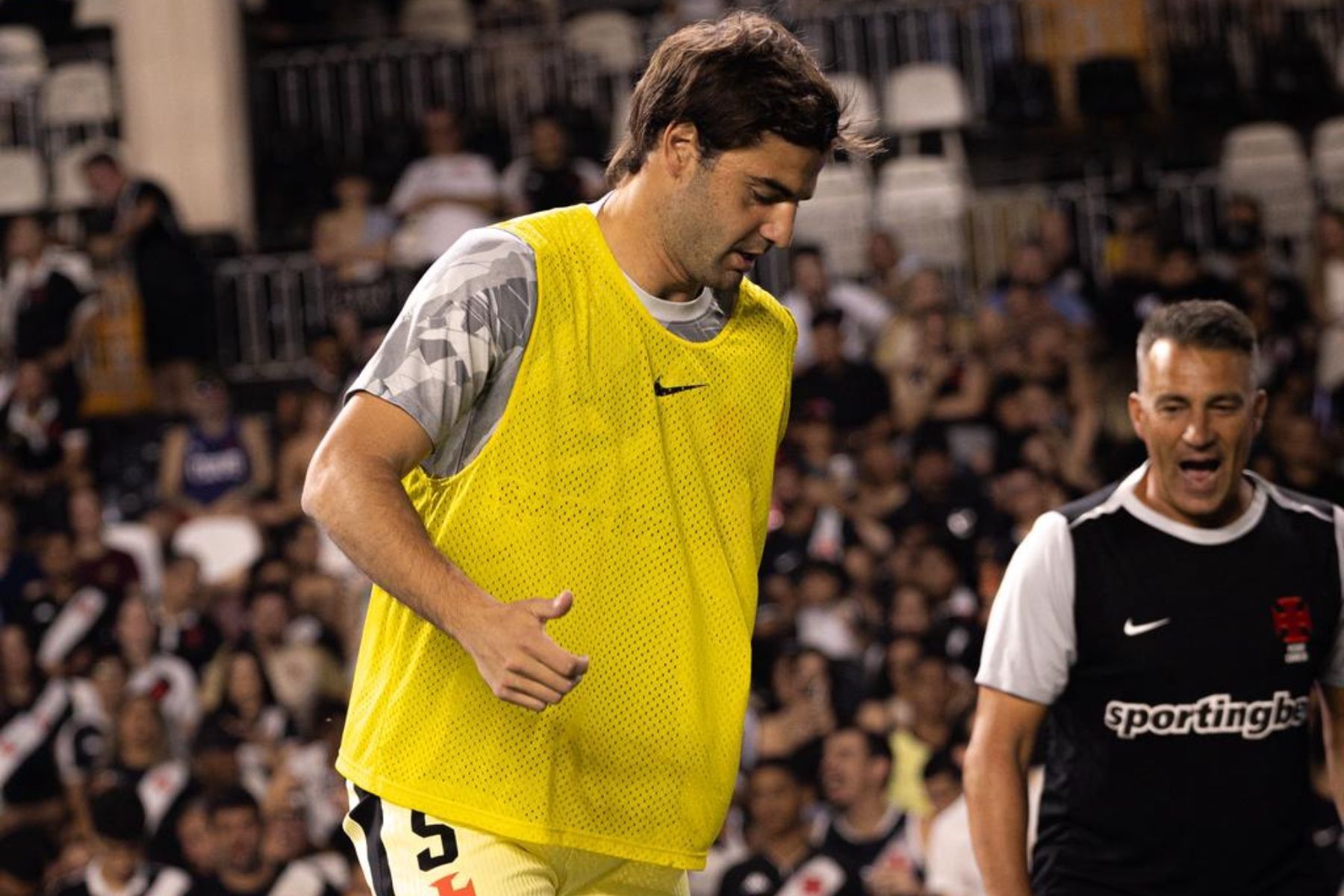 Nas graças da torcida, Santiago Sosa recebe elogios de técnico do Vasco