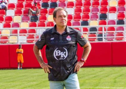 Técnico brasileiro Leo Neiva