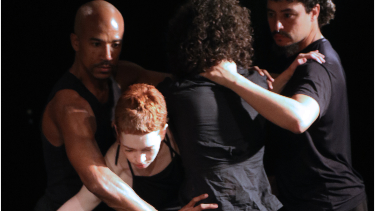 Cia de Dança Palácio das Artes realiza flash mob de ópera no Mercado Central de BH