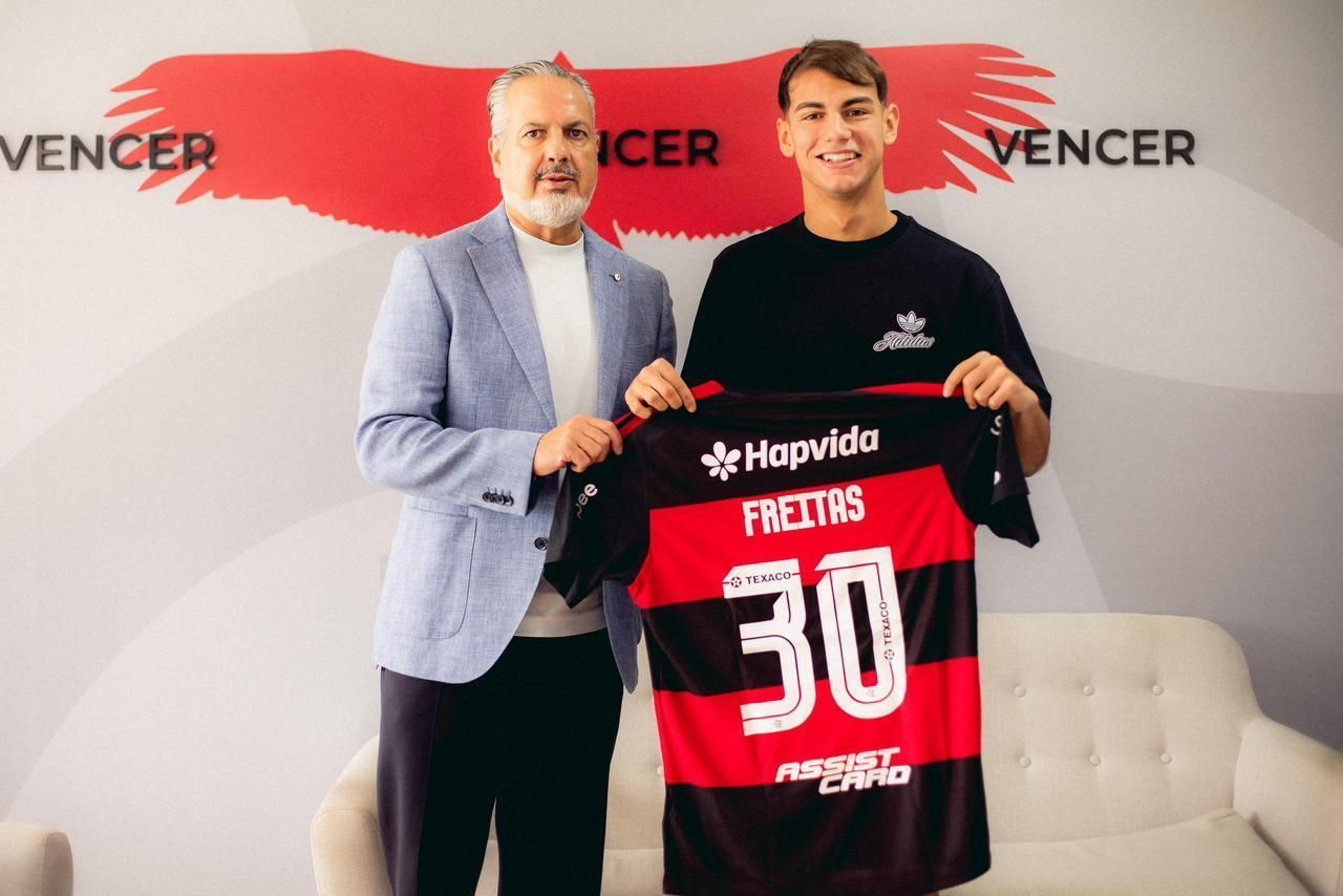 Oficial! Flamengo anuncia a contratação do atacante Joaquín Freitas