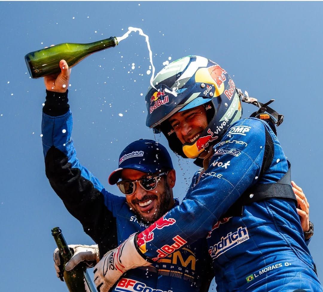 Lucas Moraes celebra tetra nos Sertões e mira próxima etapa no Mundial de Rally