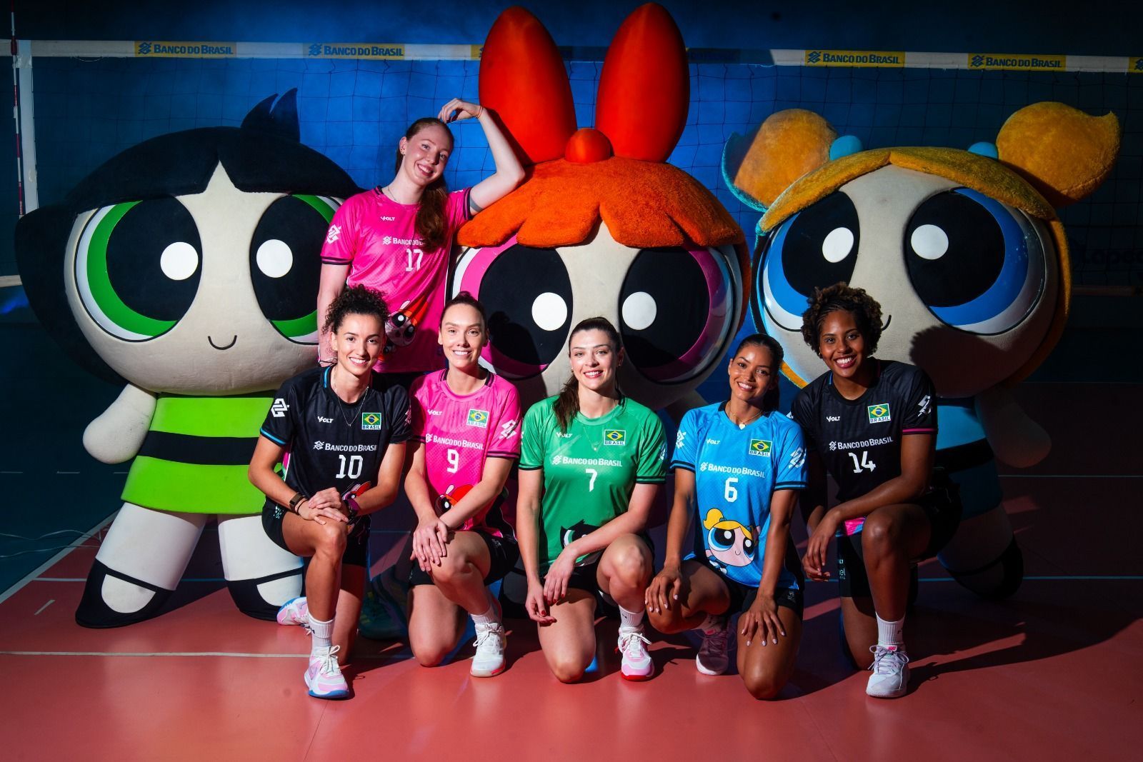 Seleção Brasileira de Vôlei lança camisas em parceria com 'As Meninas Super Poderosas'
