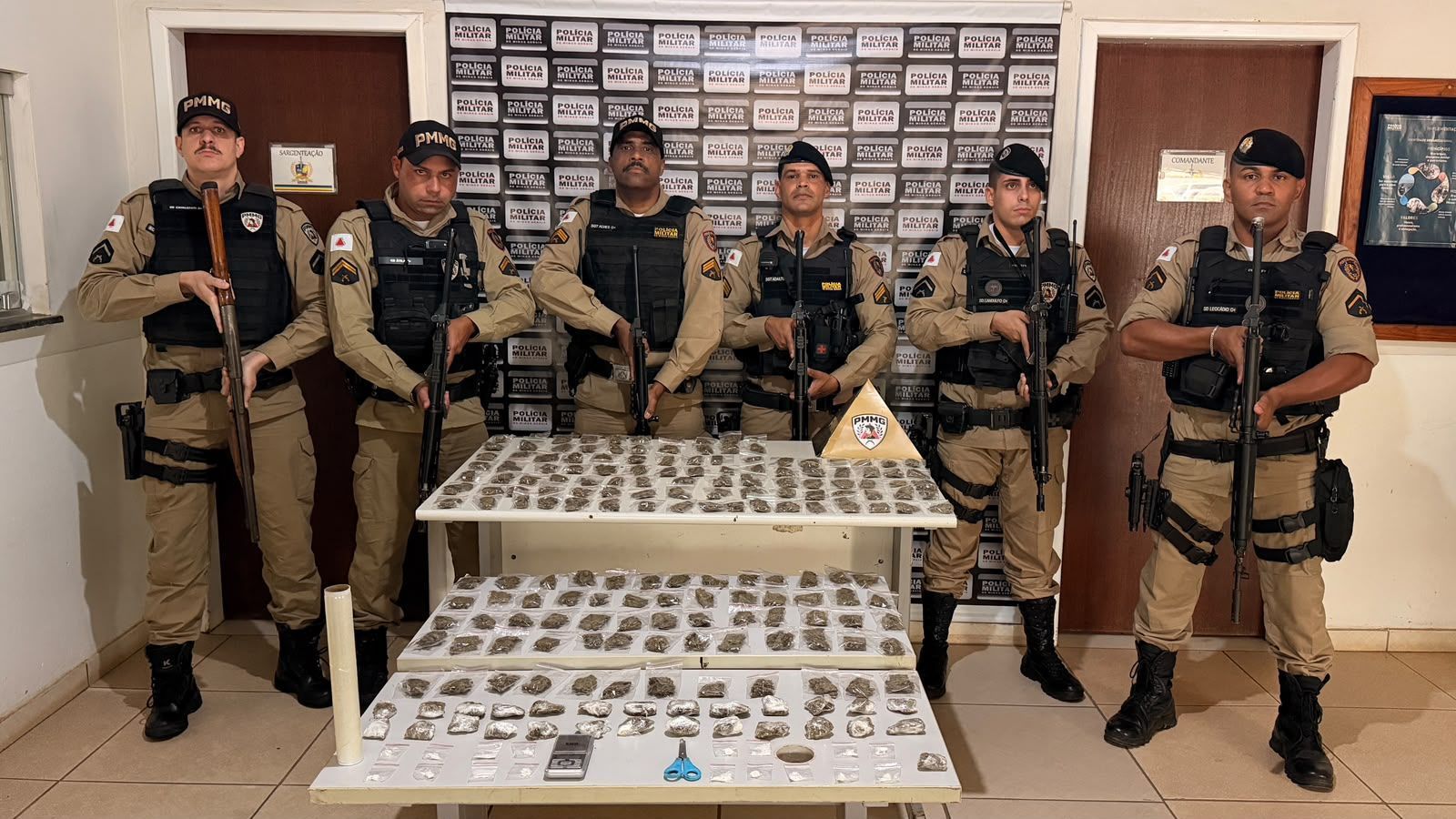 Dois jovens são presos após PM encontrar drogas dentro de geladeira em Várzea da Palma