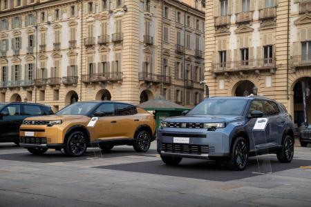 Fiat Grizzly estreia em Turim e versão Fastback será feita no Brasil