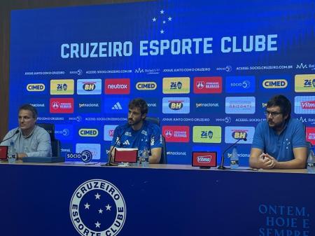 Matias Viña é apresentado pelo Cruzeiro nesta terça-feira (15)