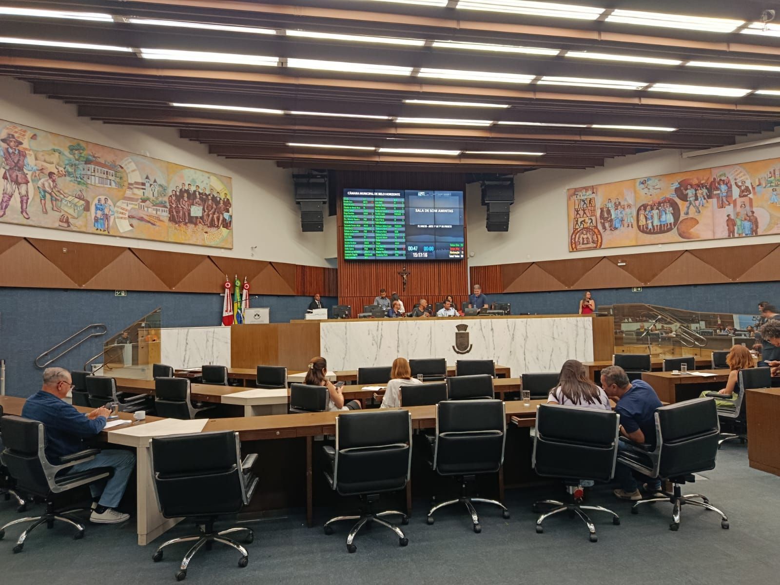 CMBH aprova projeto que autoriza empréstimo de R$ 1 bilhão à Prefeitura para obras no Anel