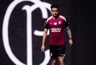Corinthians: volante agrada a Diniz e volta ao radar do profissional