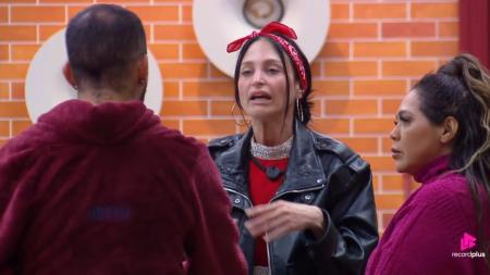 Mayk e Ariela discutem após dinâmica • Reprodução/Record