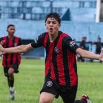 Captado por Yuri Lima, meia de 14 anos assina contrato de formação com o Santos