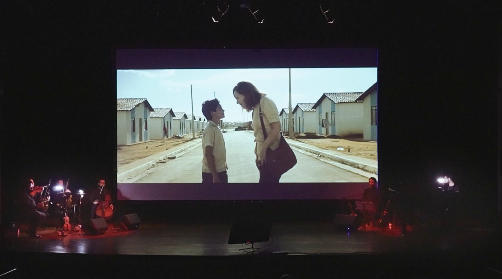 Cine Theatro Brasil recebe Cine-Concerto 'Central do Brasil' celebrando os 20 anos da Mostra CineBH