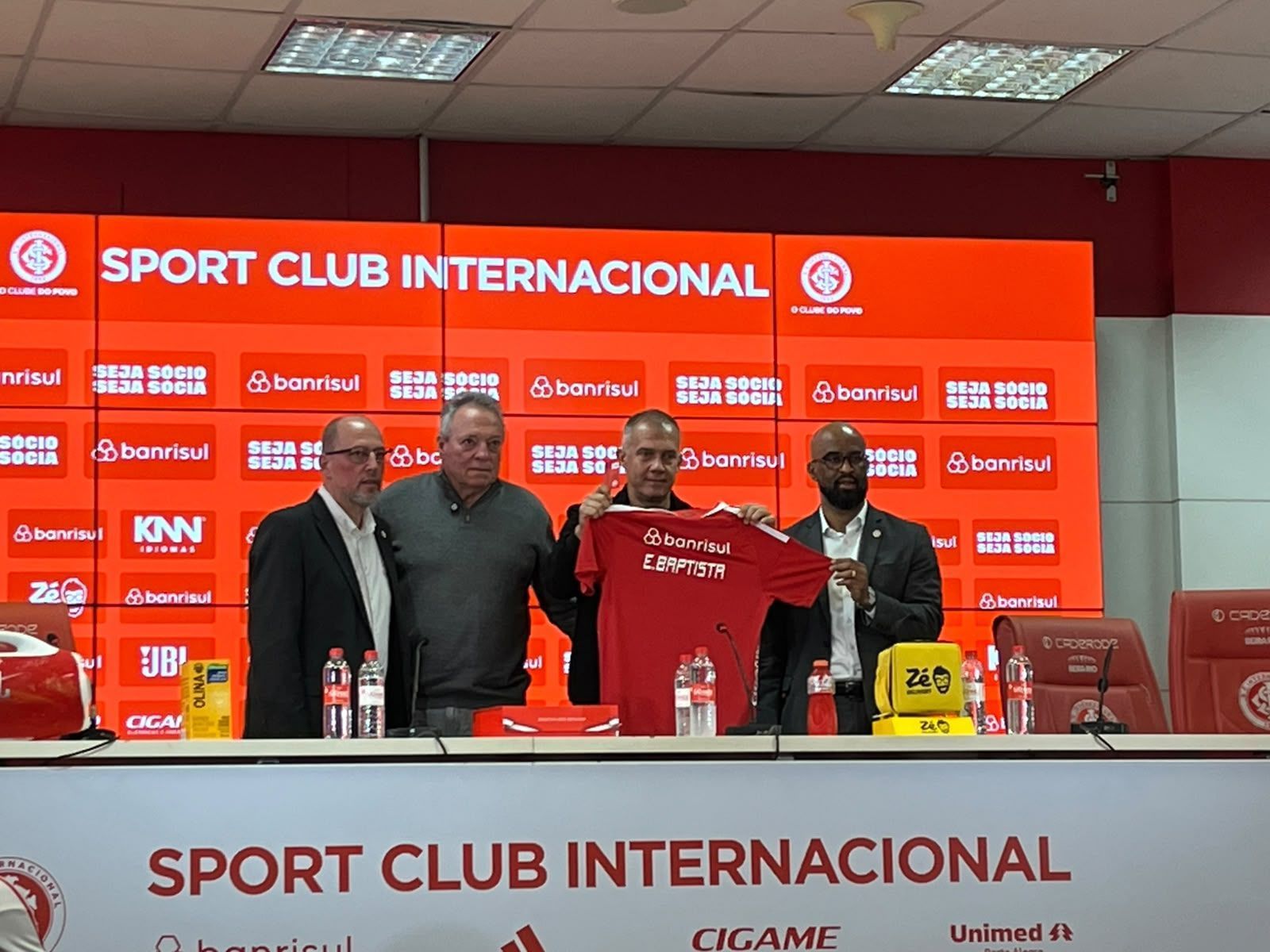 Baptista é direto sobre desafio no Inter: 'Não prometo 10 vitórias, mas vamos sair desta situação'