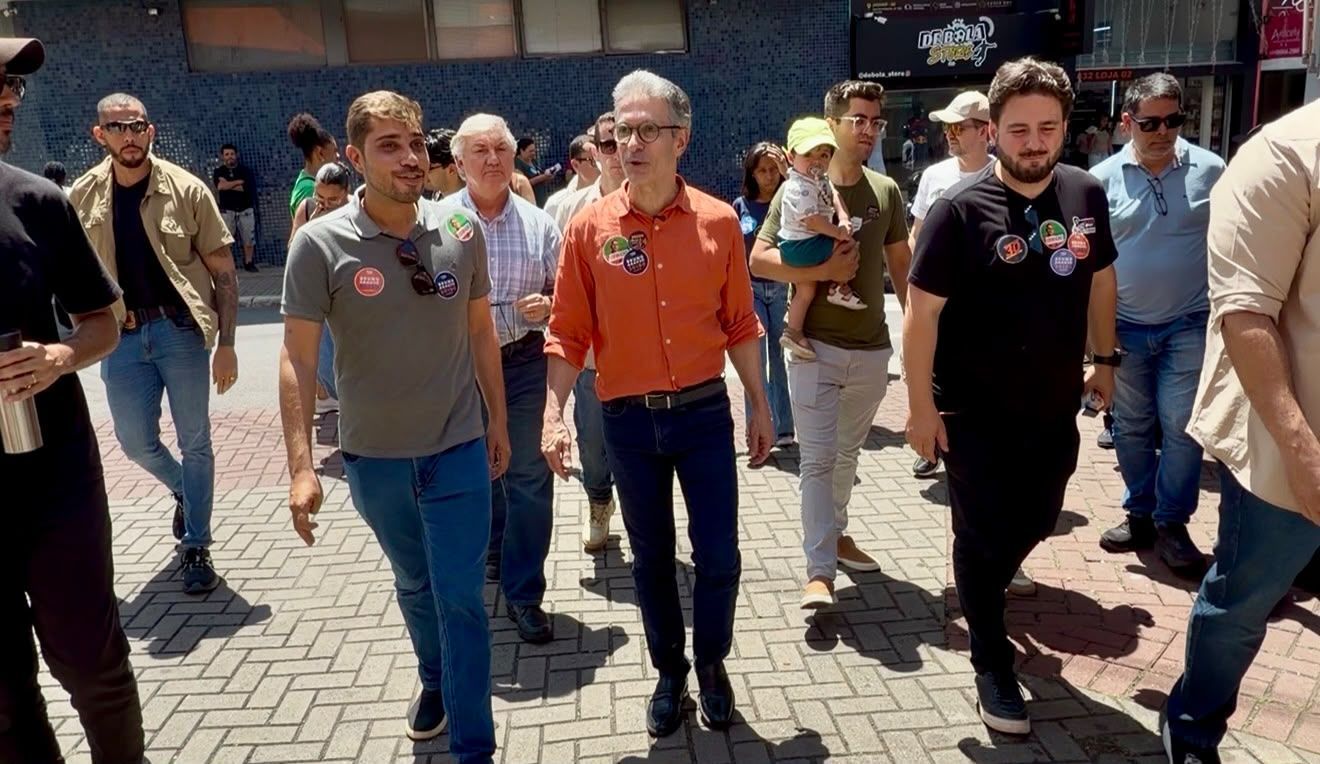 Zema nega desistir de candidatura e chama rumores de ‘fake news’