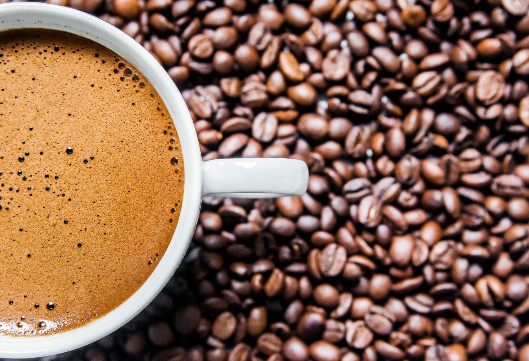 Quem deve evitar o café? Veja quando a bebida pode fazer mal