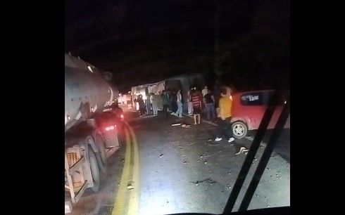 Vídeo mostra ônibus que seguia para Contagem tombado na BR-262, no ES: 'Cena lamentável'