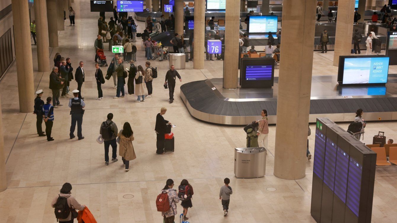 Europa endurece controle de fronteiras e turistas podem enfrentar mais filas em aeroportos