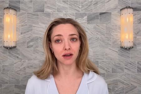 Dermatite perioral: entenda condição de Amanda Seyfried que pode ser confundida com acne