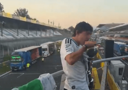 Kimi Antonelli celebra vitória no GP de Monza 2026