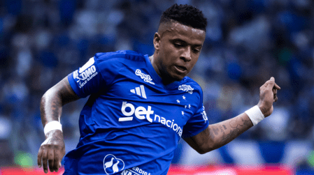 Keny Arroyo em ação pelo Cruzeiro na temporada 2026