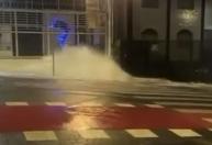 Vídeo: veja o momento em que tubulação da Copasa se rompe no Barreiro