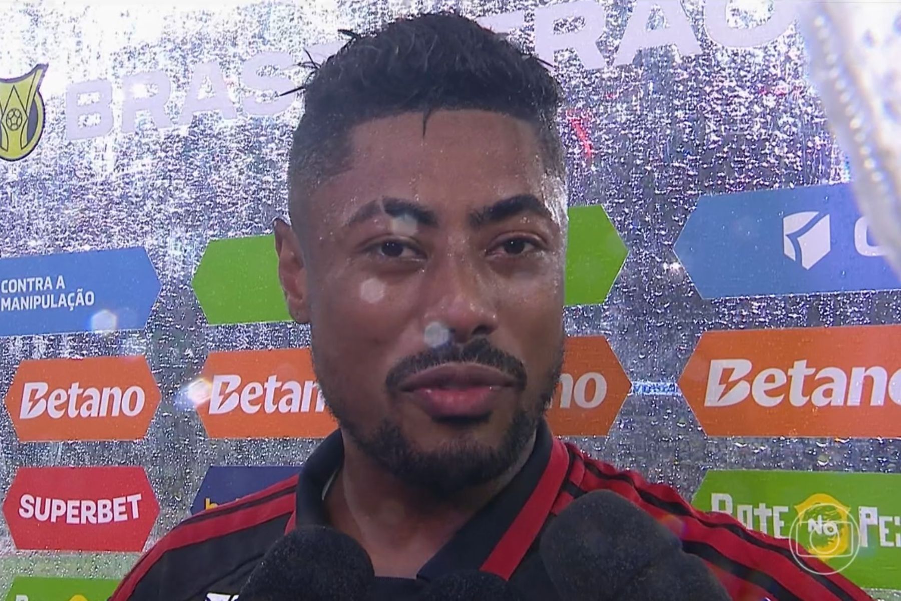 Após vitória, Bruno Henrique rasga elogios a jovem do Flamengo: ‘Tem muita qualidade’