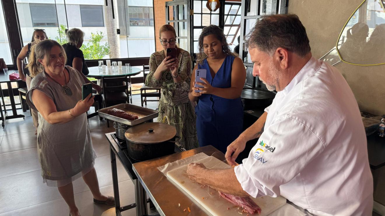 Confraria da Gastronomia Mineira oferece capacitação gratuita sobre carne suína em Varginha