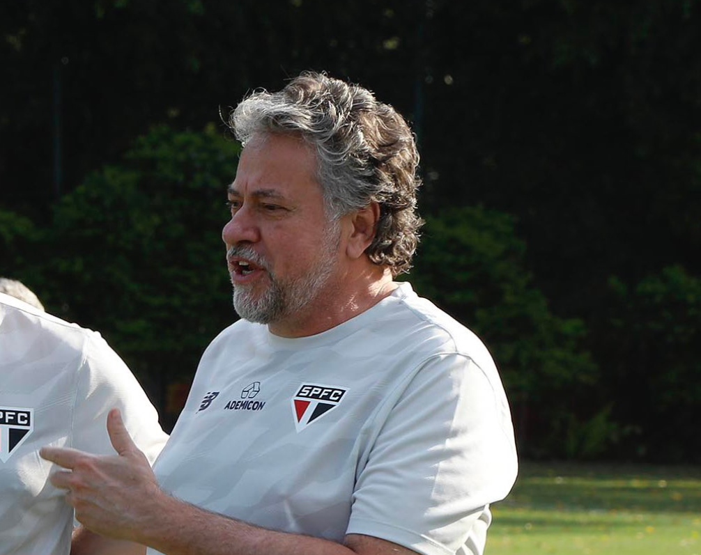 Conselho do São Paulo decide se expulsará Casares do clube