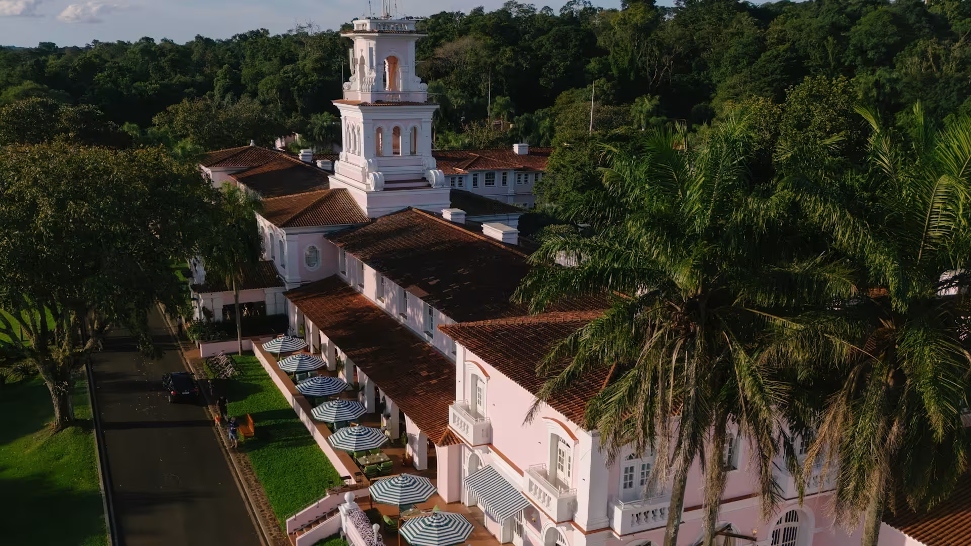 Hotel das Cataratas é o único hotel localizado dentro do Parque Nacional do Iguaçu, em Foz do Iguaçu