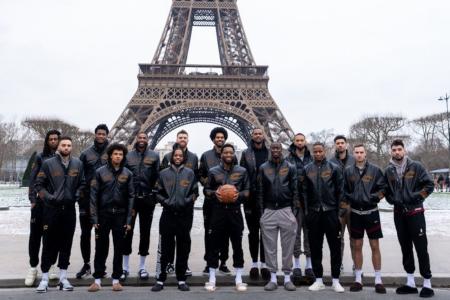 Cleveland Cavaliers durante jogo da NBA em Paris