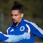 Clube da Série B encaminha contratação de Chico da Costa, atacante do Cruzeiro