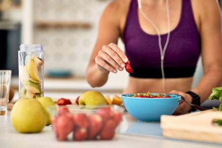 Dieta DASH prioriza frutas, verduras, legumes, grãos integrais e outros alimentos que fazem parte de uma alimentação equilibrada