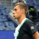 Italiano reclama de barulho após queda no US Open: 'Muito difícil jogar'