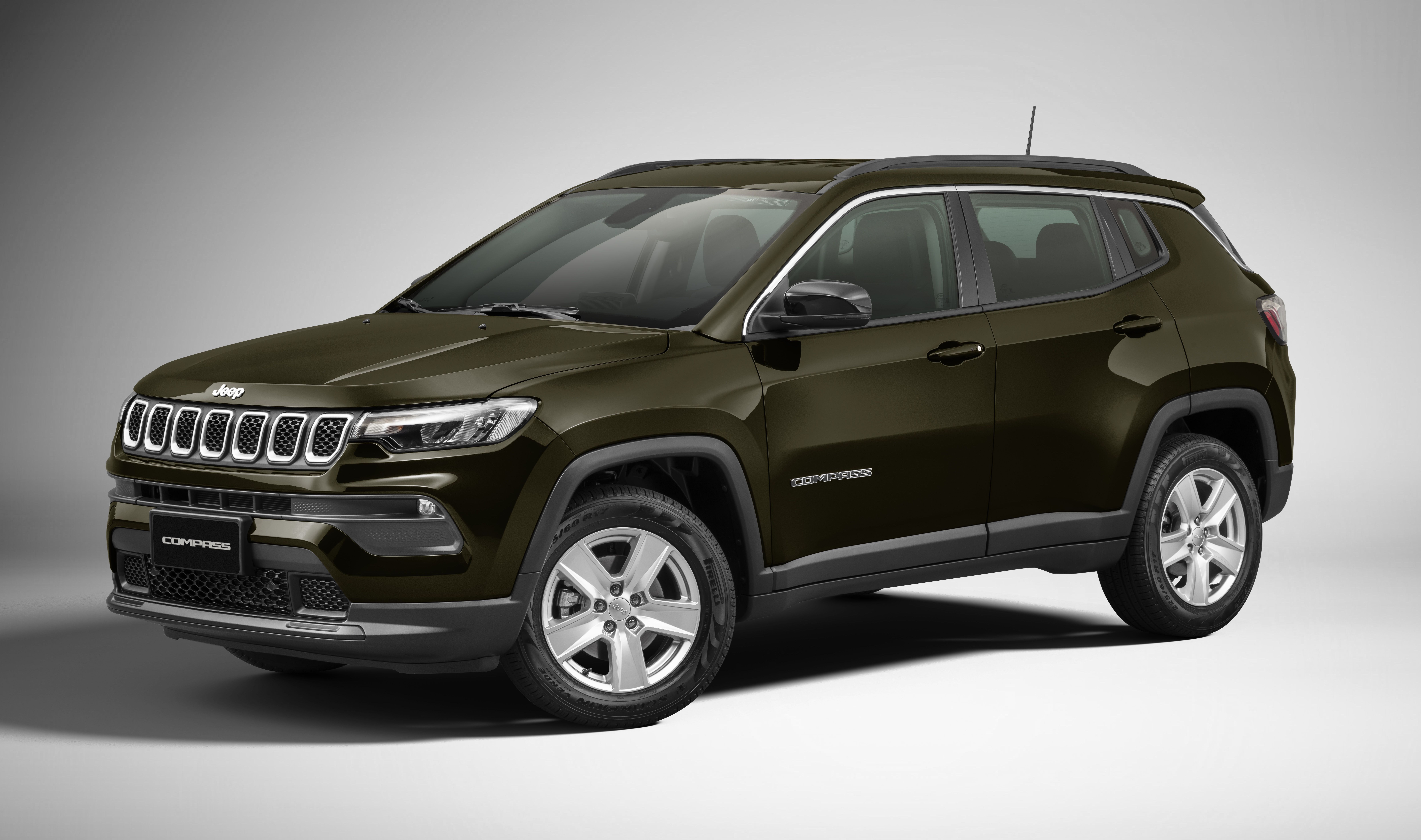Jeep Compass Sport fica mais barato que Avenger com desconto de R$ 37 mil