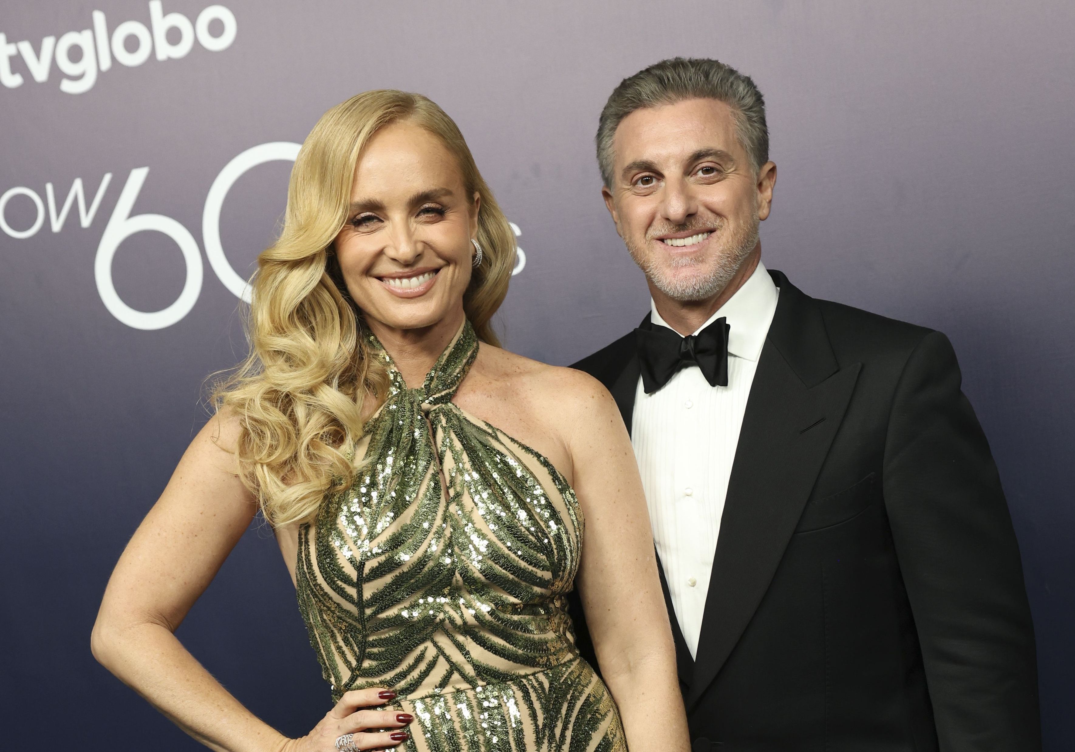 Angélica abre o baú de memórias e se declara a Luciano Huck: 'Quantas histórias'