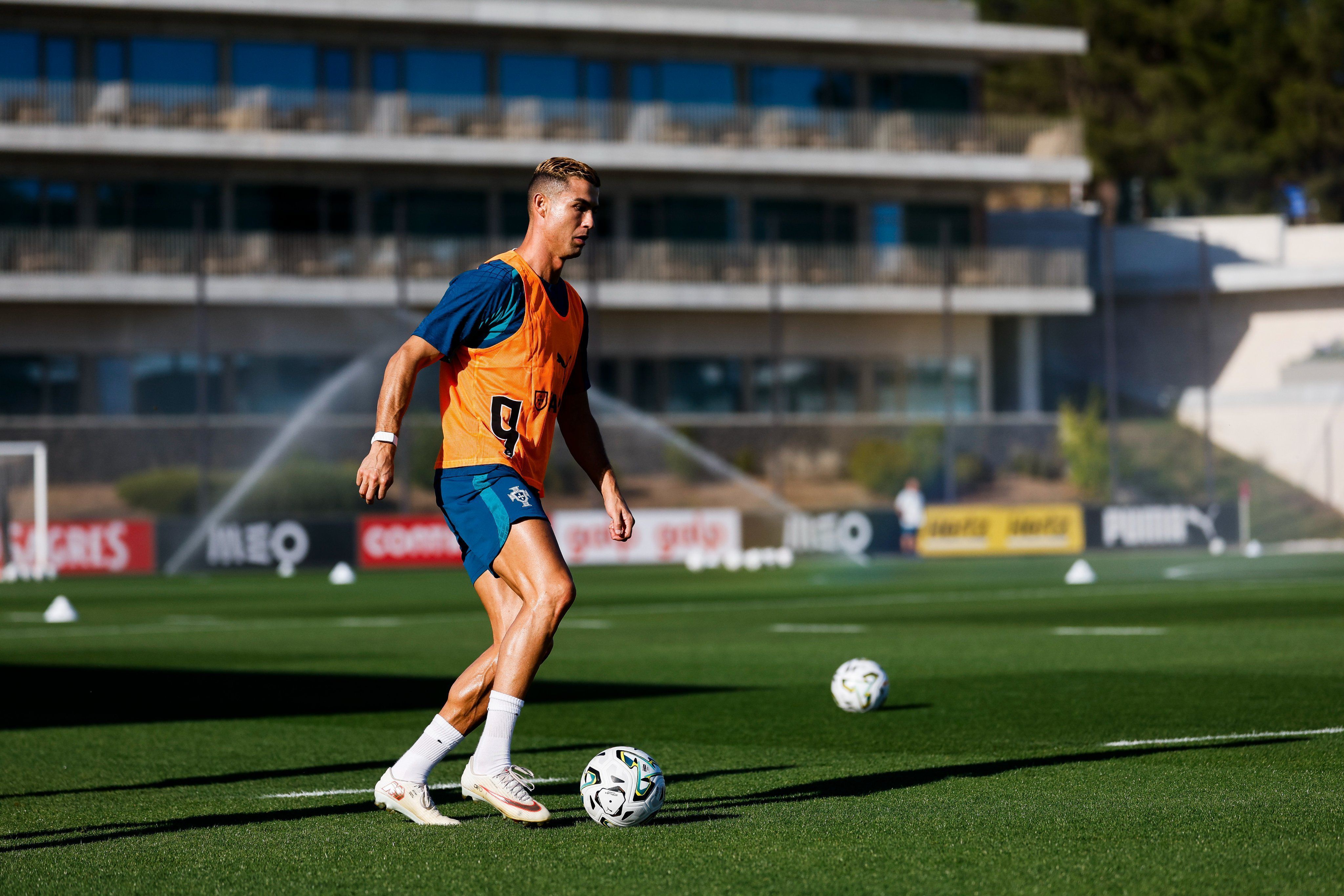 Cristiano Ronaldo busca se aproximar do gol 1000 na Super Data Fifa