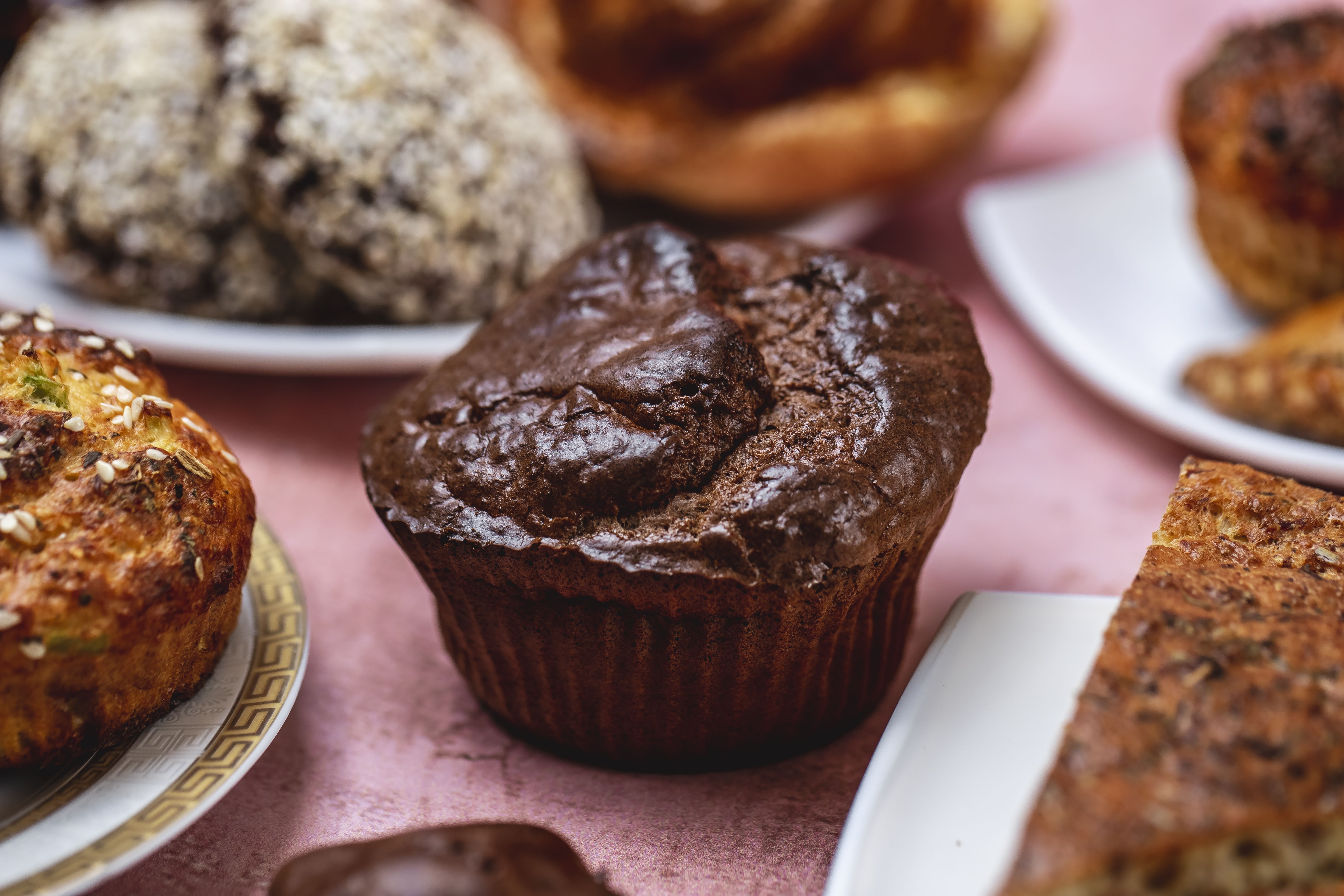 Muffin de cacau com avelã; aprenda uma deliciosa sobremesa sem açúcar